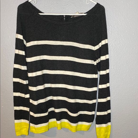Loft Charcoal Gray and White Striped Yellow Bottom Crew Neck Sweater Size Small - Picture 1 of 11